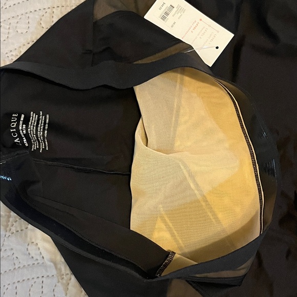 Cacique Black Ultra High-Waisted Brief Level 3 - Picture 6 of 11